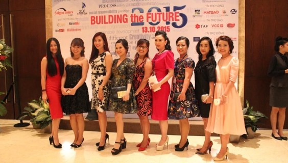 CEO Mắt Bão BPO Nhận Giải Thưởng “Tinh Hoa Doanh Nhân Trẻ 2015”